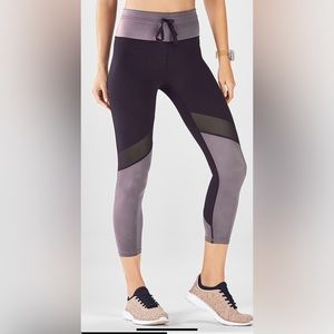Fabletics Define PowerHold High Waisted Capri XXL